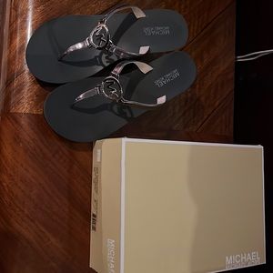 Brand new Michael kors sandal SZ SZ 10